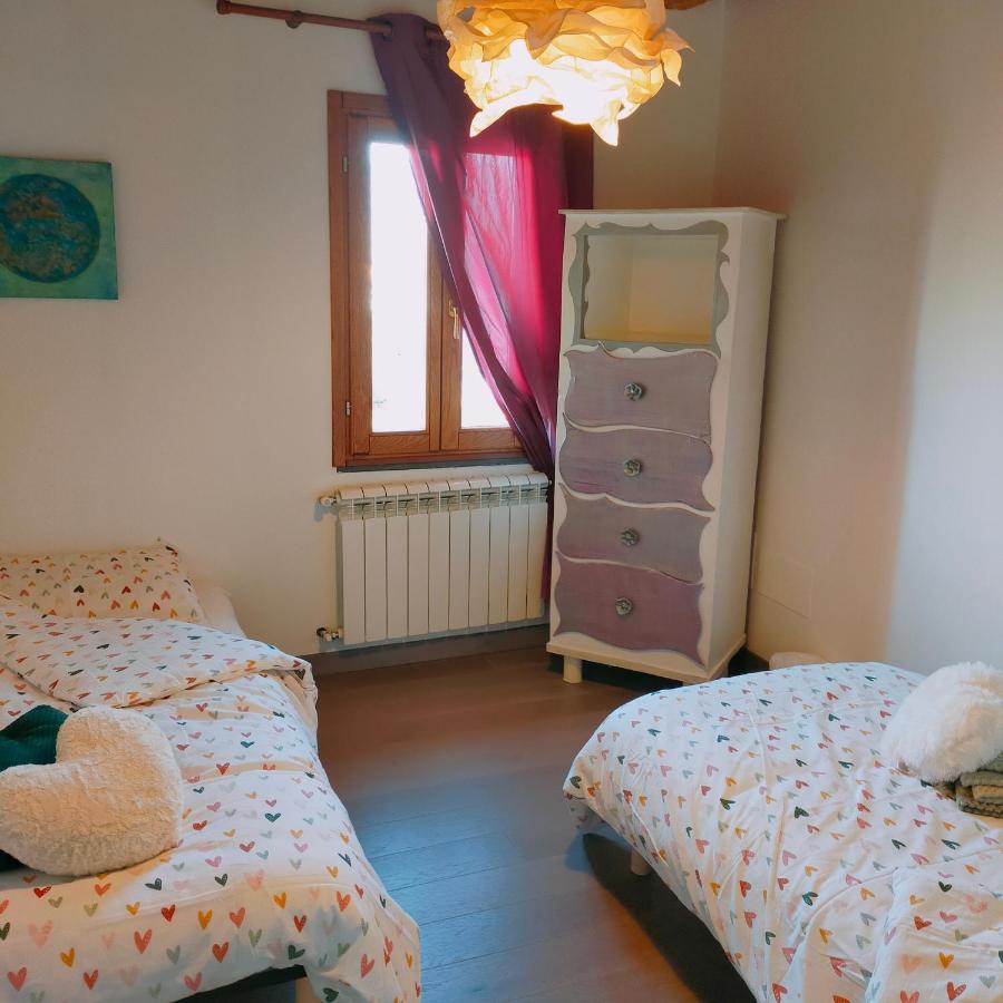 Agreable Maison En Triplex Avec Cours Interieure En Campagne Lucca Bagian luar foto